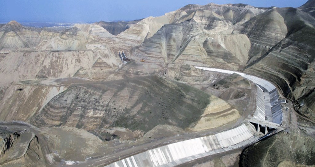 Construction of the main canal of Khodafarin and related technical structures