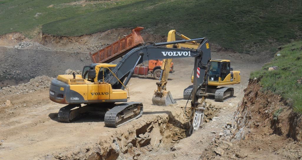 Construction of storage tanks and implementation of supplementary pipeline systems at the Sungun Copper Complex