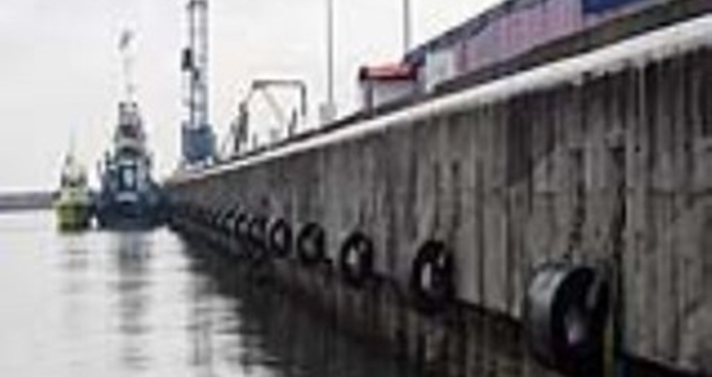 Multi-purpose breakwater in Fereydunkenar