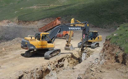 Construction of storage tanks and implementation of supplementary pipeline systems at the Sungun Copper Complex